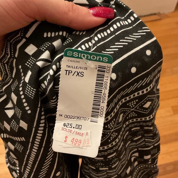 Simons TWIK black stretchy patterned skirt XS - Picture 3 of 3